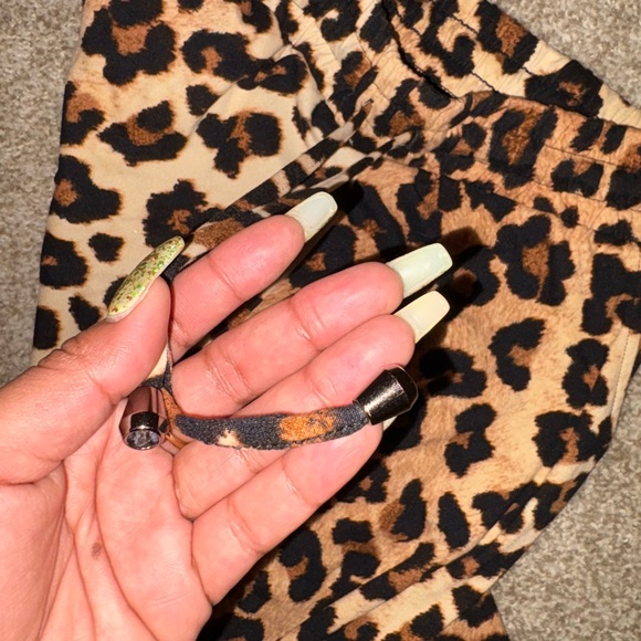 FASHION NOVA animal print pants - Picture 5 of 5